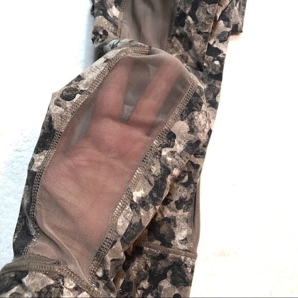 MONA B CAMO STIRRUP LEGGINGS - Picture 6 of 10